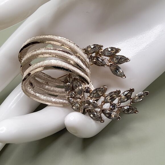 Vintage B.S.K. Brooch Gray Rhinestones, Silver Tone, 2 1/2 Inch - Picture 2 of 13